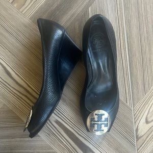 TORY BURCH LEATHER WEDGES